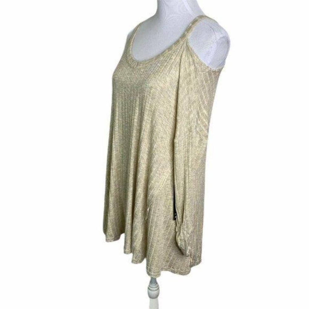 New Prospects Ribbed Cold Shoulder Sweater - Picture 4 of 8